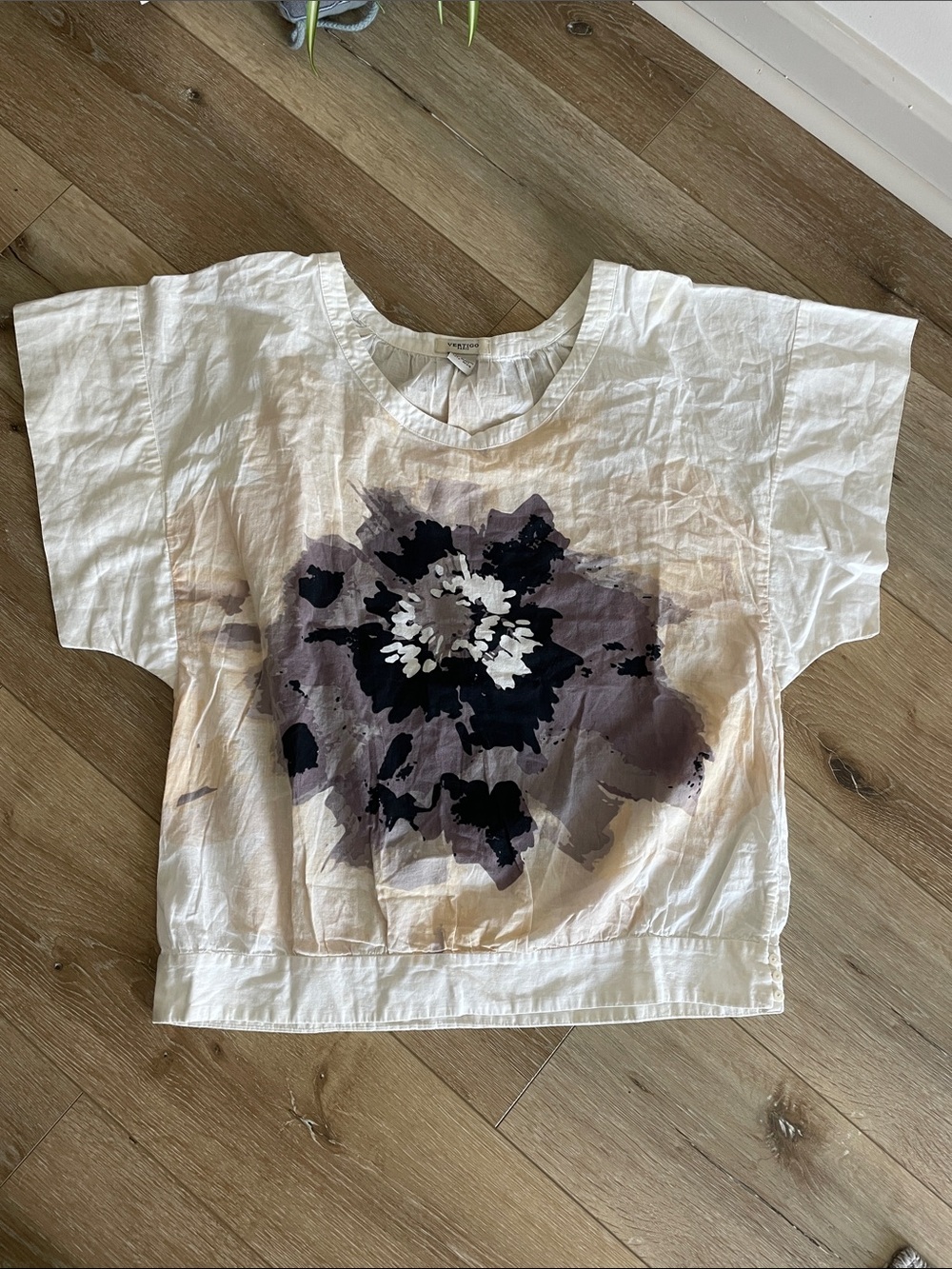 Vertigo Paris Floral Graphic Top Sz M